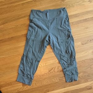 Lululemon Align jogger crop